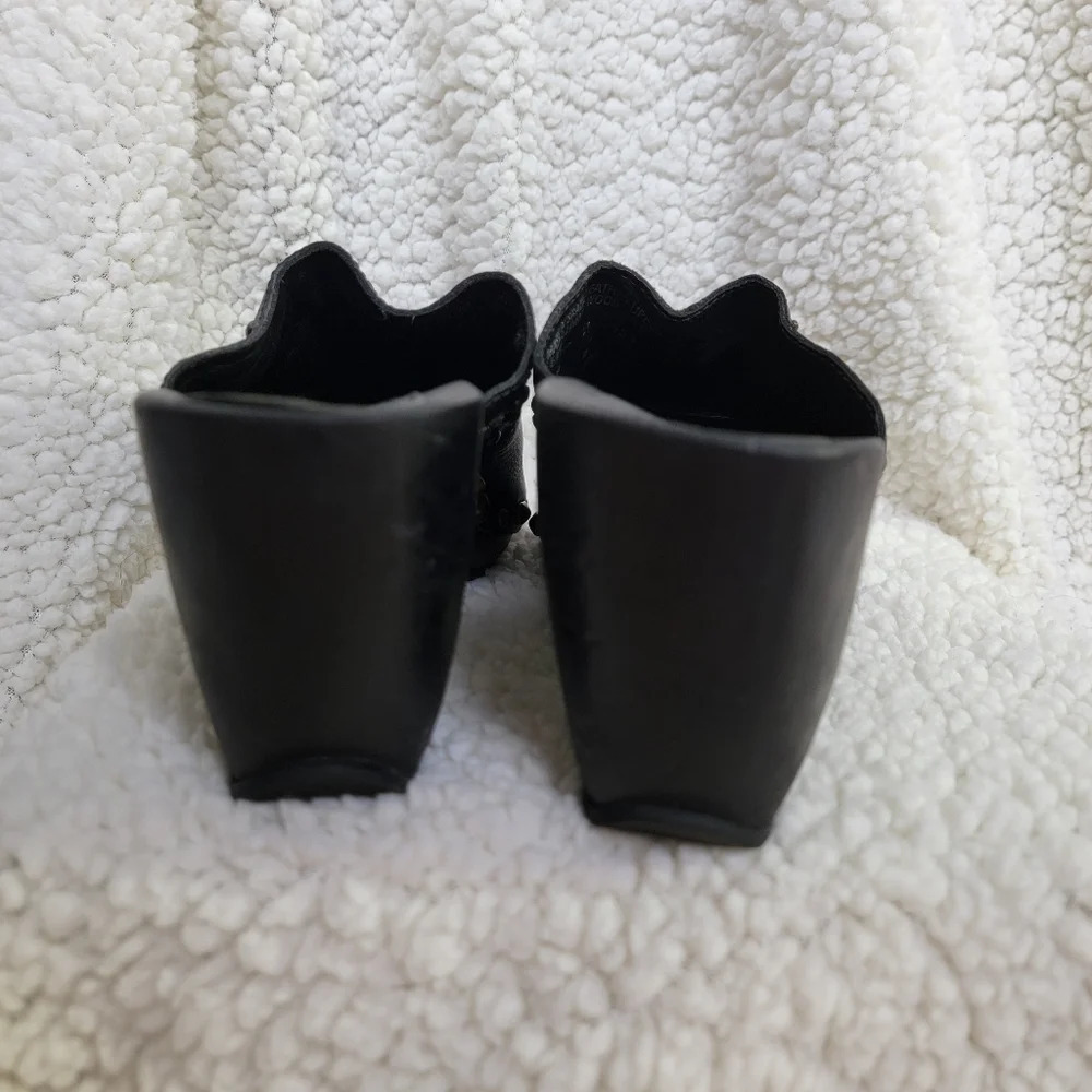 Kenneth Cole Stone Love Black Studded Clogs Leather Wood Size 9 - Picture 6 of 9